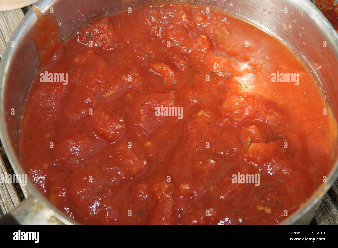 1-Euro-Mahlzeit, Solanum esculentum, Tomaten, Suppe Stockfoto
