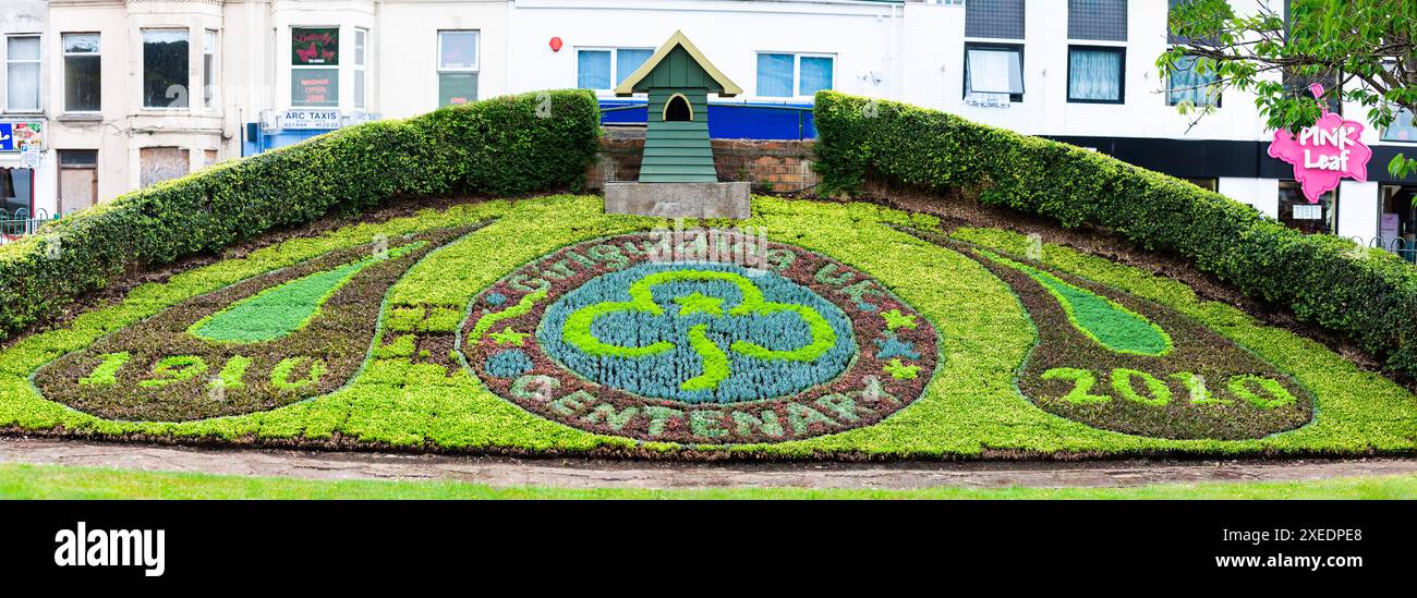 Weston-super-Mare, Vereinigtes Königreich - 4. Juli 2010 : Skulpturengarten anlässlich des 100-jährigen Bestehens der Organisation Girlguiding UK, 1910 bis 2010. Stockfoto