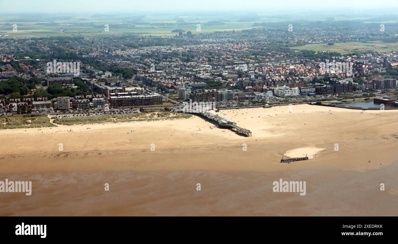 Blick aus der Vogelperspektive auf St. Anne's Beach, in der Nähe von Blackpool, Lancashire, Großbritannien Stockfoto