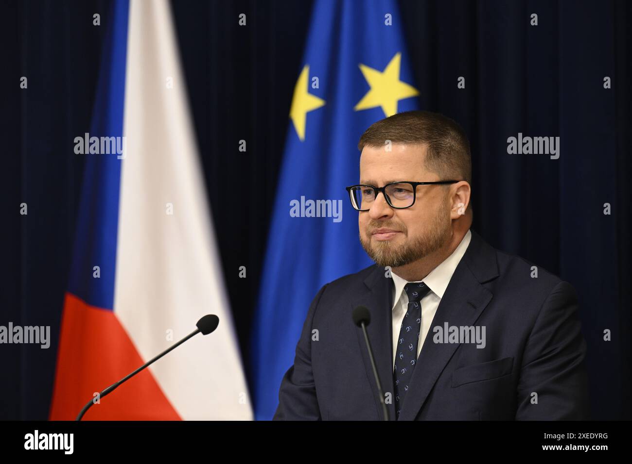 Praha, Tschechische Republik. Juni 2024. Der Gouverneur der Tschechischen Nationalbank (CNB), Ales Michl, spricht während der Pressekonferenz nach dem geldpolitischen Treffen der CNB in Prag, Tschechische Republik, am 27. Juni 2024. Quelle: Michal Kamaryt/CTK Photo/Alamy Live News Stockfoto