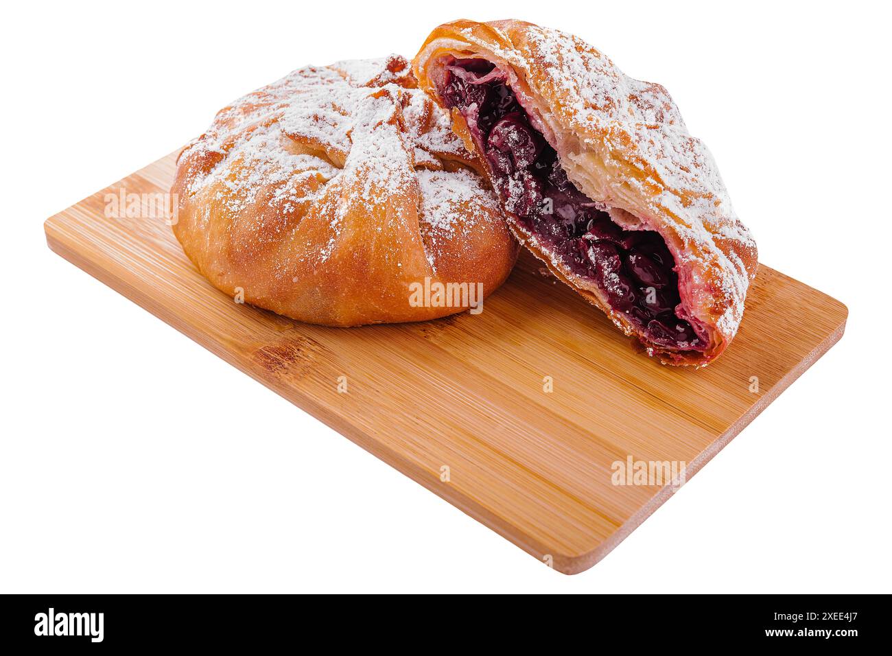 Süße und frische Kirschbrötchen mit roter süßer Marmelade Stockfoto