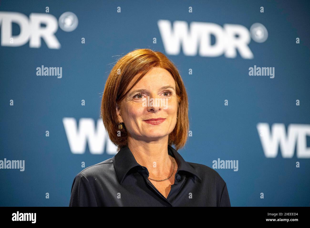 Wahl des Intendanten / der Intendantin des WDR Kunst, Kultur, Unterhaltung: Foto- und Pressetermin für die Wahl des Intendanten / der Intendantin des WDR am 27.06.24 im Marsiliussaal in Köln. Dr. Katrin Vernau zukuneftige WDR Intendantin nach der Wahl auf dem Foto- und Pressetermin. Foto: Kirchner-Media/TH *** Wahl des WDR Kunst, Kultur, Unterhaltungsdirektor Foto- und Presseveranstaltung zur Wahl des WDR-Generaldirektors am 27. 06 24 im Marsiliussaal in Köln Dr. Katrin Vernau zukünftige WDR-Generaldirektorin nach der Wahl auf der Foto- und Presseveranstaltung Photo Kirchner Media TH Stockfoto