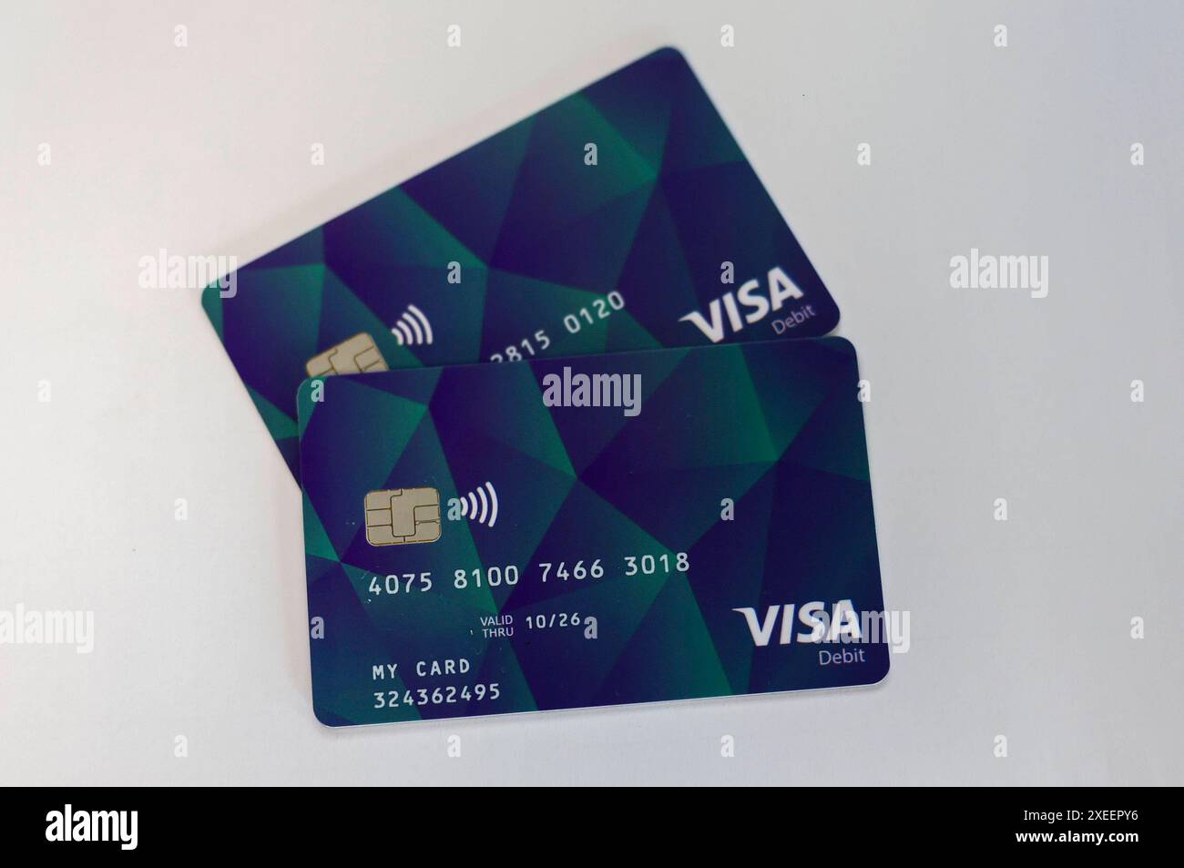 27.06.24, Handenberg, AUT, unterwegs in Oberösterreich, Themenbild, Symbolbild, Verschiedene Themenbilder, Sachleistungskarte, Asylwerber, im Bild im Linzer Landhaus wurde heute die neue Sachleistungskarte für Asylwerber/innen präsentiert. Teilnehmer der Pressekonferenz waren Landeshauptmann mag. Thomas Stelzer, Integrations-Landesrat Dr. Wolfgang Hattmannsdorfer und Dr. Walter Aichinger, Präsident des OÖ. Rote Kreuzes . Die Karte erleichtert die Verteilung notwendiger Güter und unterstützt die lokale Wirtschaft. Diese Karte stellt einen wichtigen Schritt zur transparenten Unterstützung der AS Stockfoto