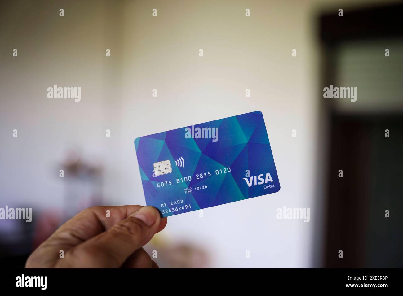 27.06.24, Handenberg, AUT, unterwegs in Oberösterreich, Themenbild, Symbolbild, Verschiedene Themenbilder, Sachleistungskarte, Asylwerber, im Bild im Linzer Landhaus wurde heute die neue Sachleistungskarte für Asylwerber/innen präsentiert. Teilnehmer der Pressekonferenz waren Landeshauptmann mag. Thomas Stelzer, Integrations-Landesrat Dr. Wolfgang Hattmannsdorfer und Dr. Walter Aichinger, Präsident des OÖ. Rote Kreuzes . Die Karte erleichtert die Verteilung notwendiger Güter und unterstützt die lokale Wirtschaft. Diese Karte stellt einen wichtigen Schritt zur transparenten Unterstützung der AS Stockfoto