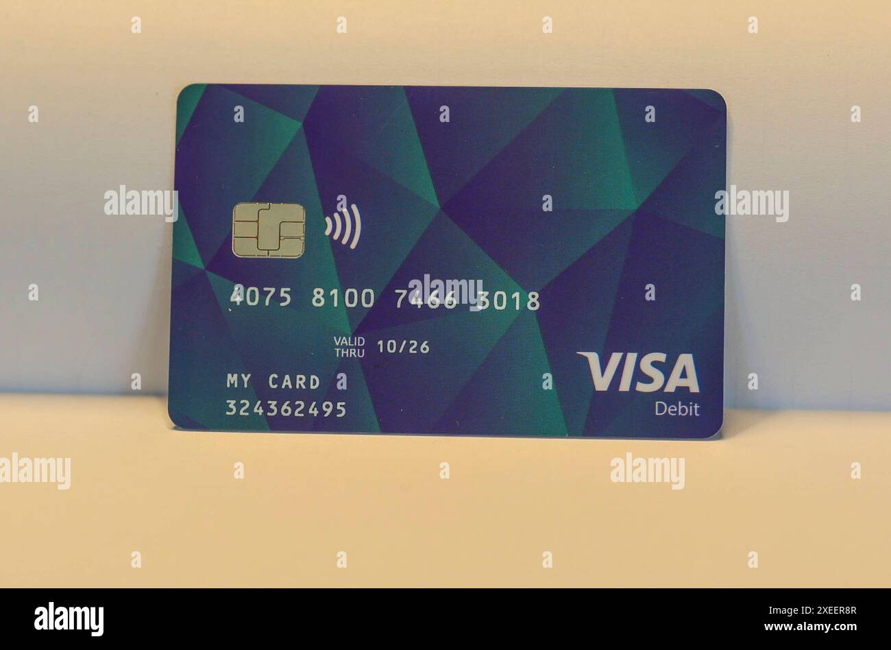 27.06.24, Handenberg, AUT, unterwegs in Oberösterreich, Themenbild, Symbolbild, Verschiedene Themenbilder, Sachleistungskarte, Asylwerber, im Bild im Linzer Landhaus wurde heute die neue Sachleistungskarte für Asylwerber/innen präsentiert. Teilnehmer der Pressekonferenz waren Landeshauptmann mag. Thomas Stelzer, Integrations-Landesrat Dr. Wolfgang Hattmannsdorfer und Dr. Walter Aichinger, Präsident des OÖ. Rote Kreuzes . Die Karte erleichtert die Verteilung notwendiger Güter und unterstützt die lokale Wirtschaft. Diese Karte stellt einen wichtigen Schritt zur transparenten Unterstützung der AS Stockfoto