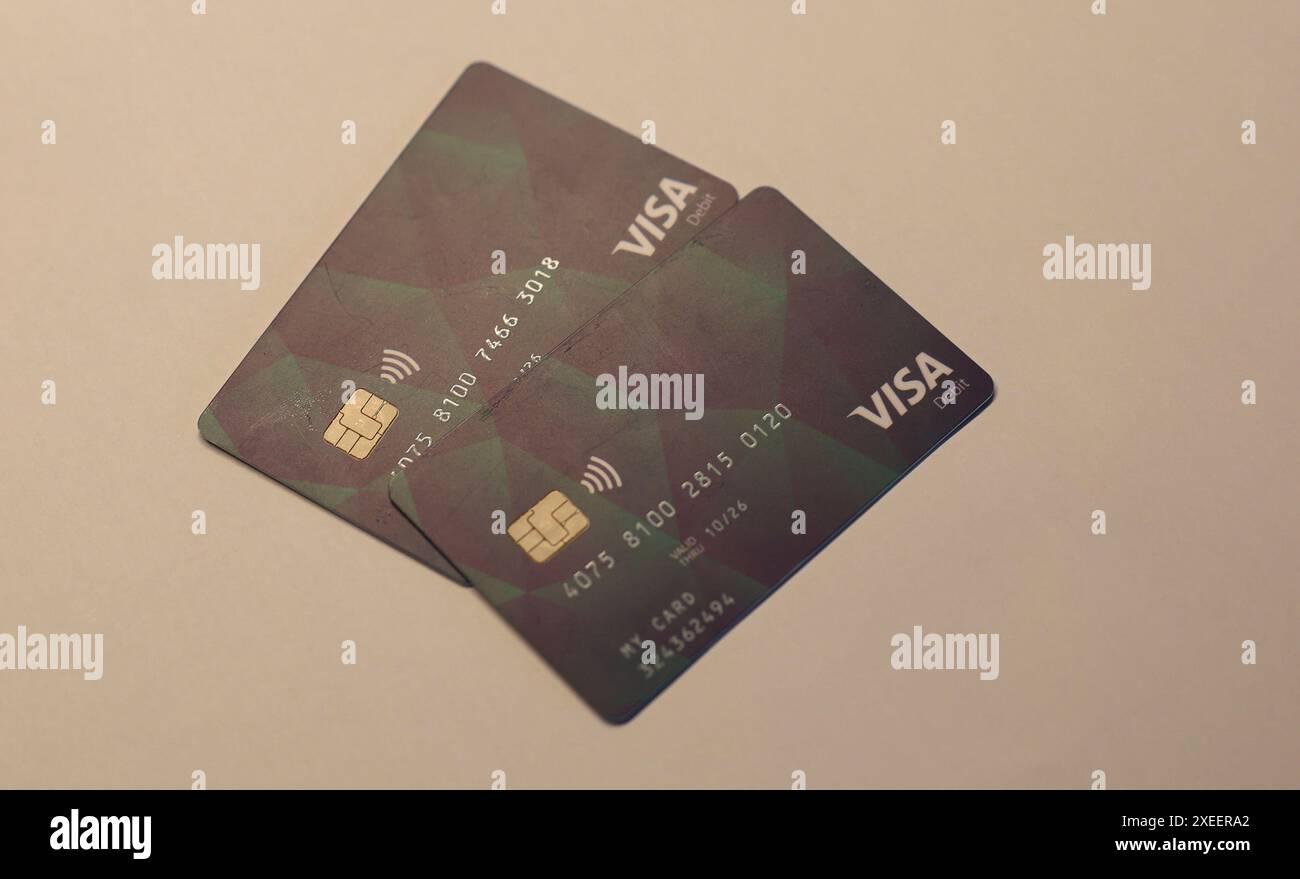 27.06.24, Handenberg, AUT, unterwegs in Oberösterreich, Themenbild, Symbolbild, Verschiedene Themenbilder, Sachleistungskarte, Asylwerber, im Bild im Linzer Landhaus wurde heute die neue Sachleistungskarte für Asylwerber/innen präsentiert. Teilnehmer der Pressekonferenz waren Landeshauptmann mag. Thomas Stelzer, Integrations-Landesrat Dr. Wolfgang Hattmannsdorfer und Dr. Walter Aichinger, Präsident des OÖ. Rote Kreuzes . Die Karte erleichtert die Verteilung notwendiger Güter und unterstützt die lokale Wirtschaft. Diese Karte stellt einen wichtigen Schritt zur transparenten Unterstützung der AS Stockfoto