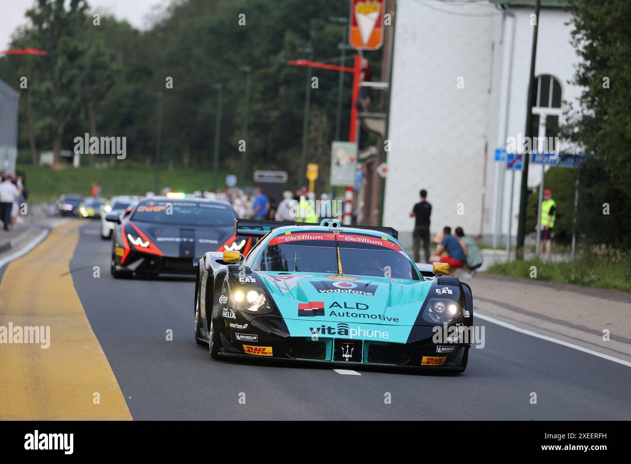 #2 Alexander Rittweger (GER) / Sam Hancock (GBR), Maseratie MC12 GT1 der Klasse Racing Legends bei der Parade in Spa Motorsport, CrowdStrike 24H of Spa, Belgien, Spa-Francorchamps, Parade in Spa, 26.06.2024 Foto: Eibner-Pressefoto/Jürgen Augst Stockfoto