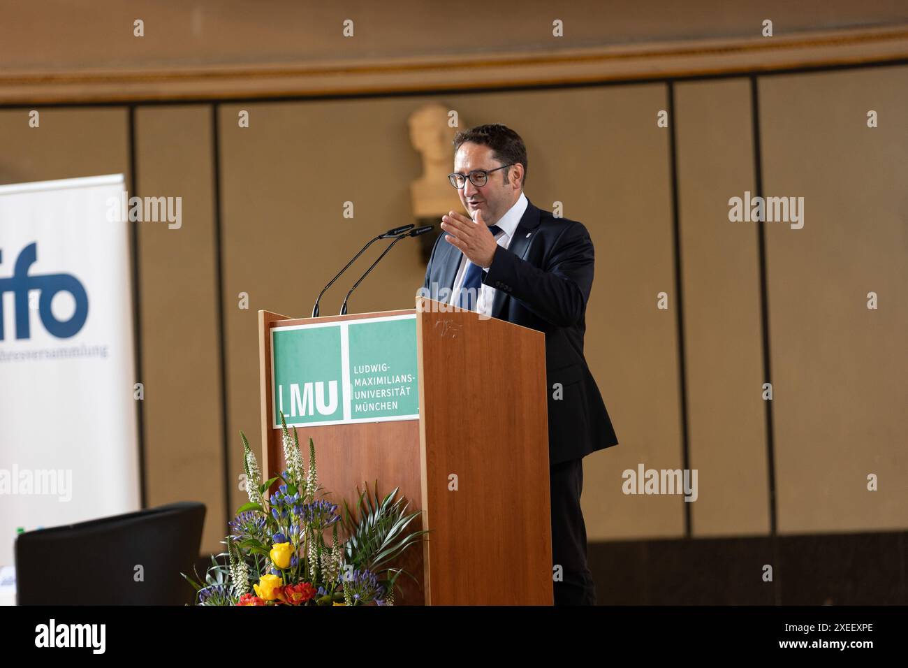 München, Deutschland. Juni 2024. Tobias Gotthardt bei der ifo Jahresversammlung zum 75. Jahrestag der Gründung des ifo Instituts am 27. Juni 2024 an der Universität München. (Foto: Alexander Pohl/SIPA USA) Credit: SIPA USA/Alamy Live News Stockfoto