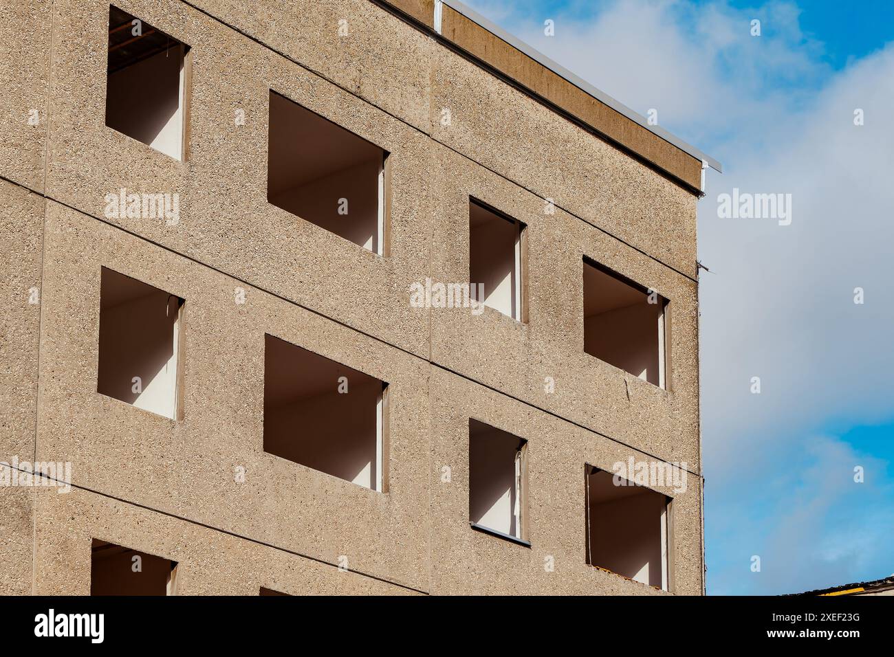 Ein leerer ddr-Wohnblock Stockfoto