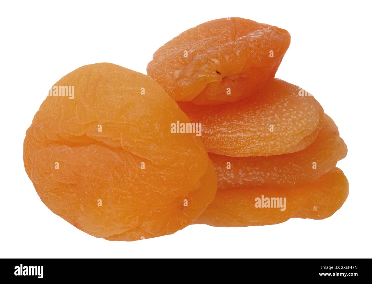 Stapel getrockneter Aprikosen auf isoliertem Hintergrund Stockfoto