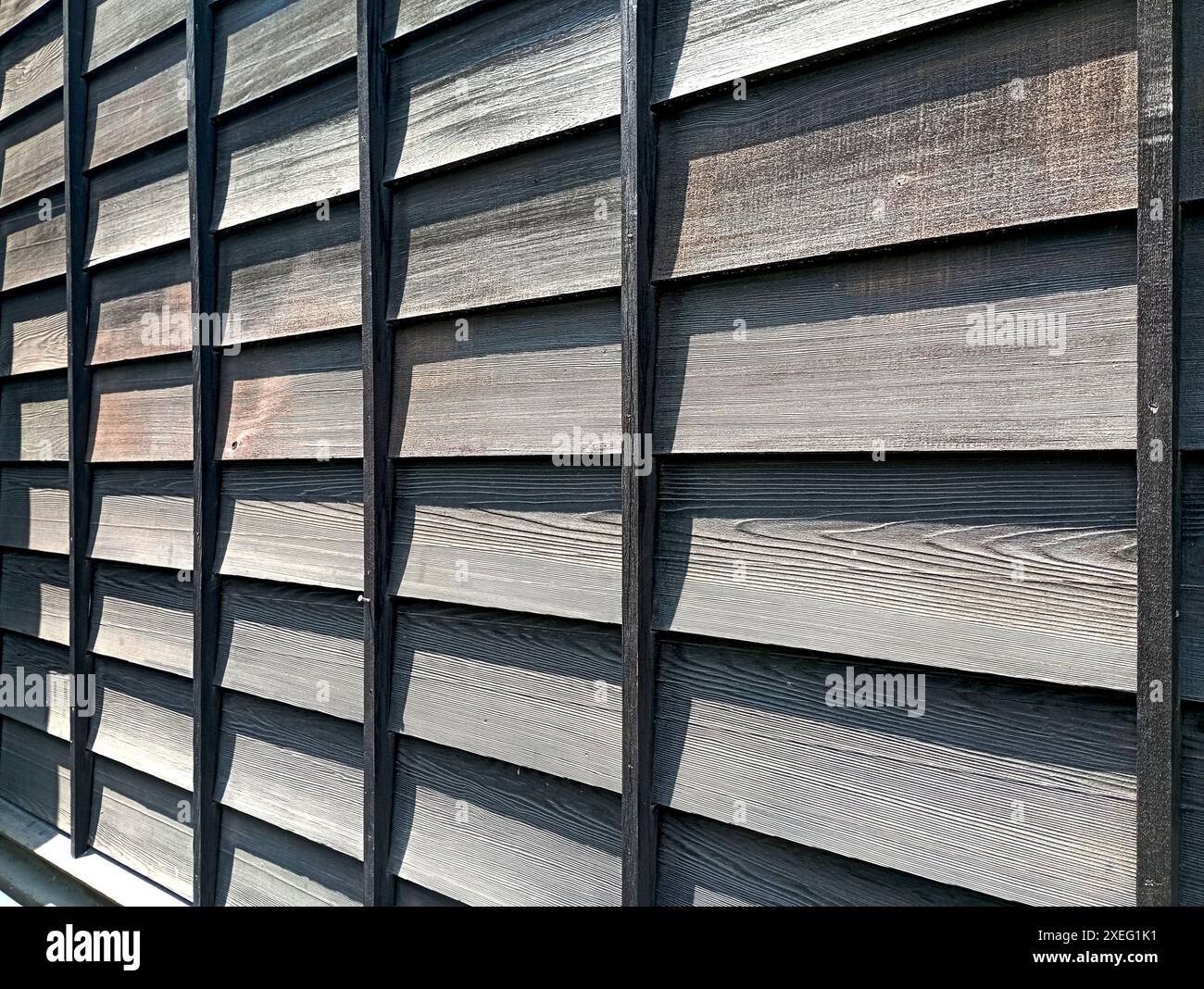 Zypressenholzwand, Holzrahmenwand, Zypressenholzgebäude, Schlafsaal im japanischen Stil Stockfoto