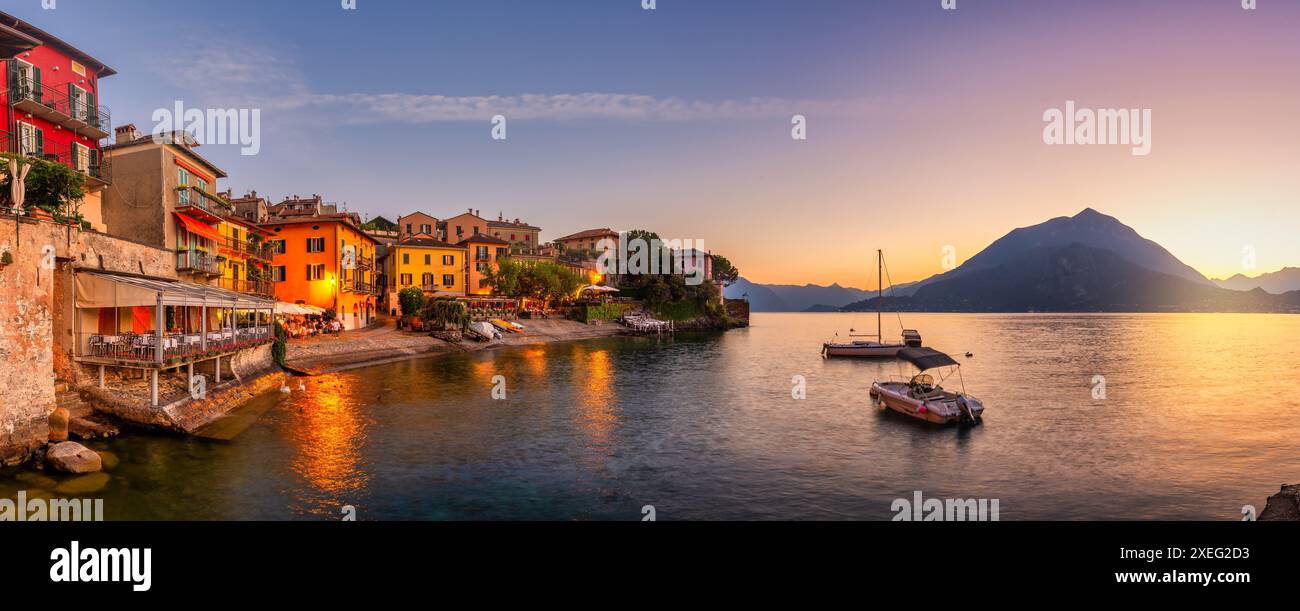 Panoramablick auf Varenna Stockfoto Panoramablick auf Varenna Stockfoto