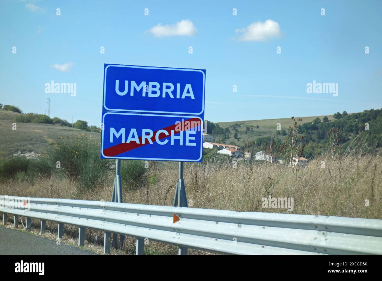 Autobahnschild Umbrien in Italien Stockfoto