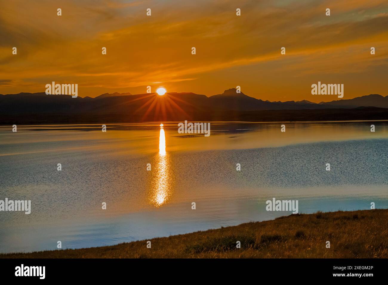 Sonnenuntergang über dem pishkun Reservoir in der Nähe von choteau, montana Stockfoto