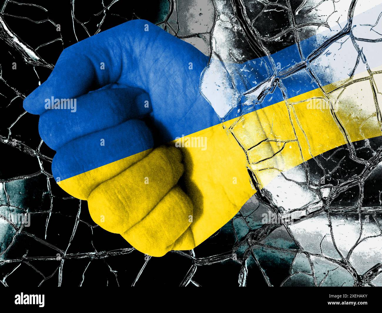 Die ukrainische Flagge besteht aus einer Faust und einem Glasriss. Beschreiben Sie die Spannungen zwischen der Ukraine und der Ru Stockfoto