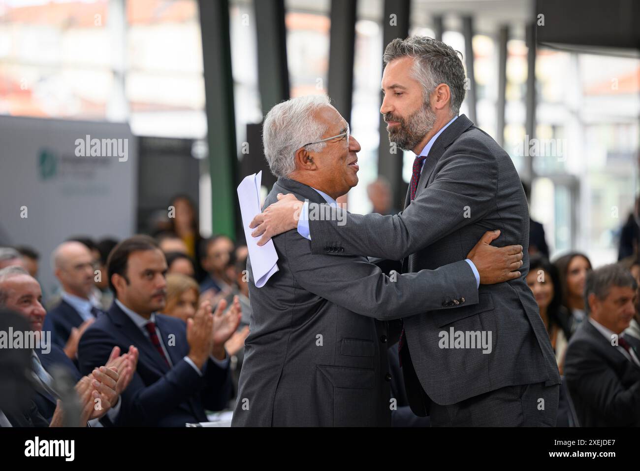 Porto, Portugal. September 2022. Porto, 28. September 2022 - Premierminister António Costa und Infrastrukturminister Pedro Nuno Santos haben heute morgen im Bahnhof Campanhã die neue Hochgeschwindigkeitsstrecke zwischen Lissabon und Porto vorgestellt. Quelle: Atlantico Press/Alamy Live News Stockfoto