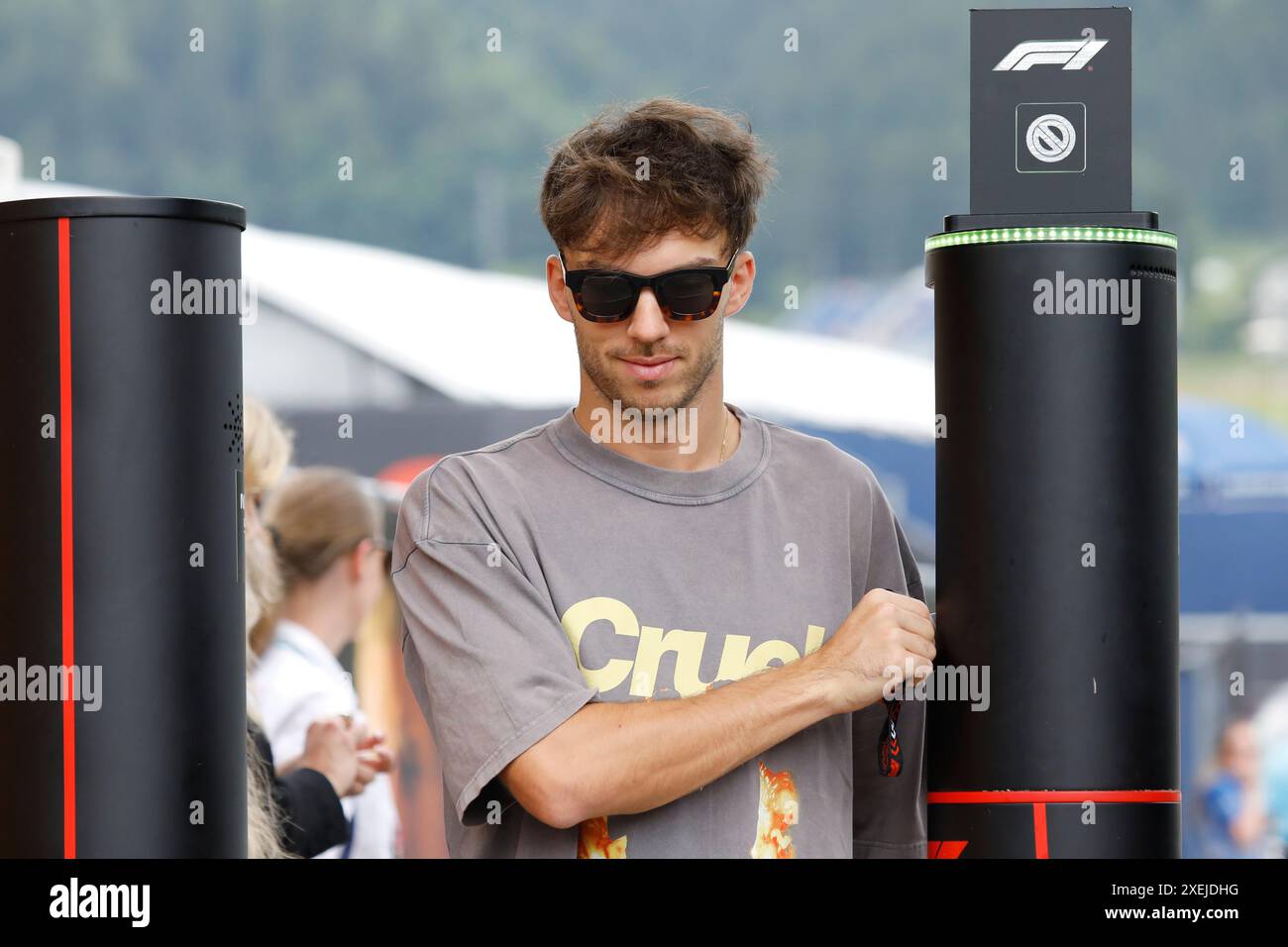 Spielberg, Österreich. Juni 2024. Formel 1 Quatar Airlines großer Preis von Österreich am Red Bull Ring, Österreich. Im Bild: Nr. 10 Pierre Gasly (FRA) vom BWT Alpine F1-Team kommt zum Fahrerlager © Piotr Zajac/Alamy Live News Stockfoto