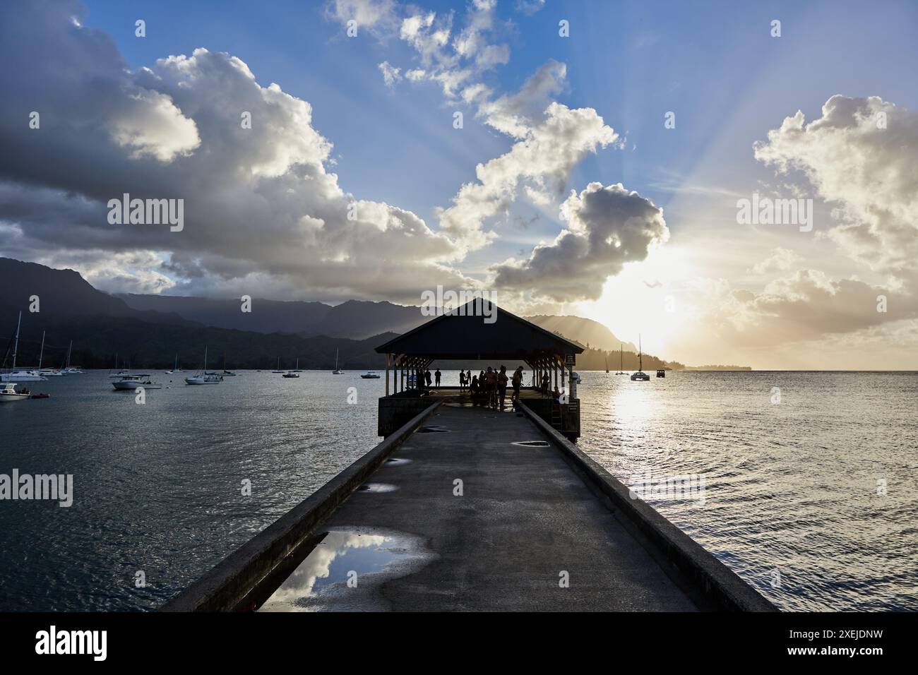 Hanalei Pier bei Sonnenuntergang in Kauai Stockfoto