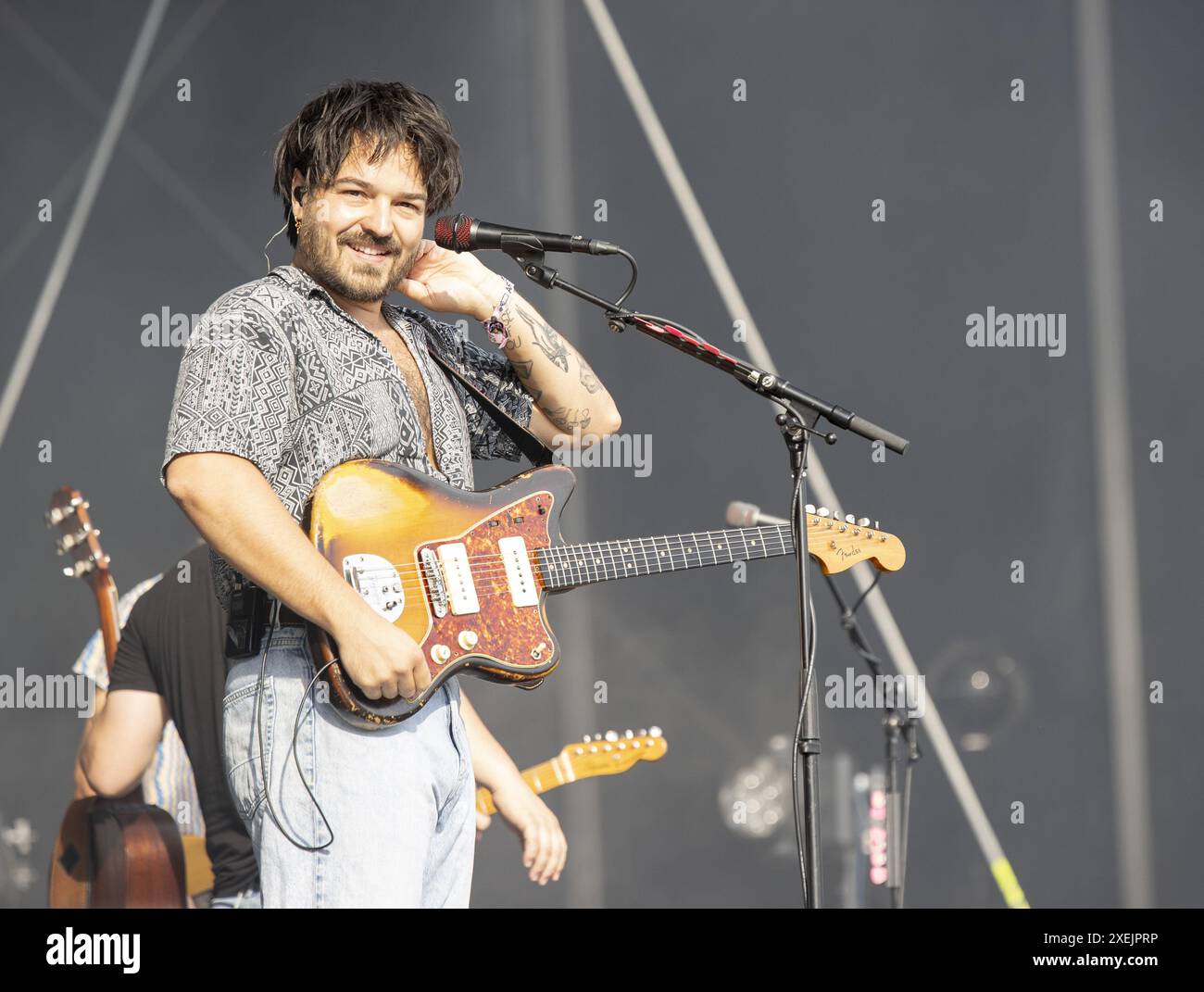 Linz, Österreich. Juni 2024. Sänger Clemens Rehbein bei einem Konzert der Band 'Milky Chance' am Donnerstag, 27. Juni 2024 im Rahmen des Festival 'Lido Sounds' in Linz, Österreich. - 20240627 PD7541 Credit: APA-PictureDesk/Alamy Live News Stockfoto