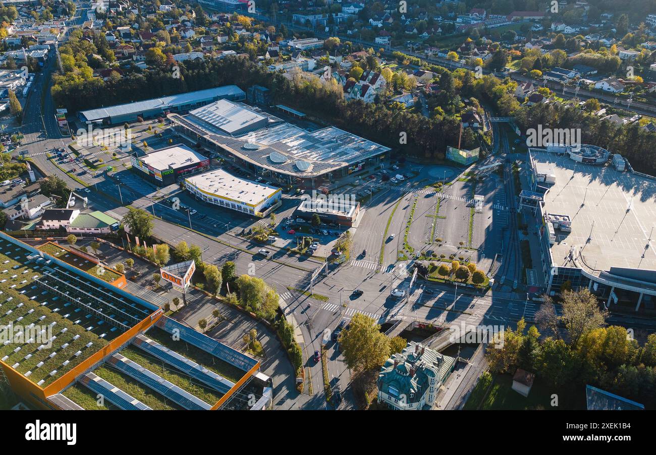 Aus der Vogelperspektive des Einkaufszentrums Shopping Nord in Graz, Österreich Stockfoto