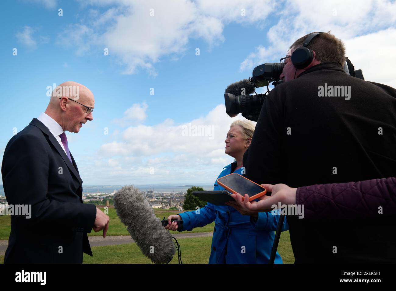 Edinburgh Schottland, Vereinigtes Königreich 28. Juni 2024. SNP-Führer und erster Minister John Swinney mit stellvertretender erster Ministerin Kate Forbes, Kandidaten und SNP-Aktivisten auf Calton Hill, um die letzte Woche der Kampagne der SNP zu starten. Credit sst/alamy Live News Stockfoto