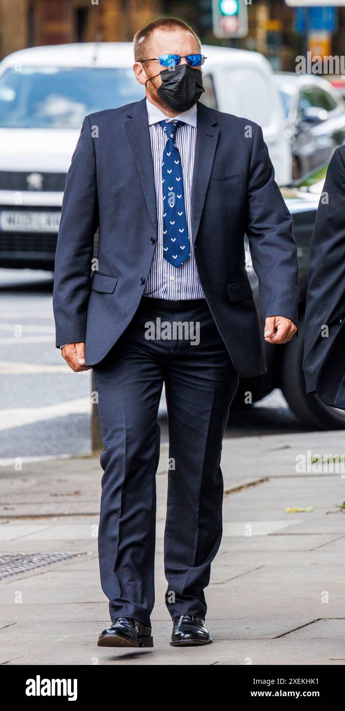 London, Großbritannien. Juni 2024. Craig Carter, 51, wurde wegen Fehlverhaltens in öffentlichen Ämtern wegen angeblichen Diebstahls von Geld an einen Mann angeklagt, der nach dem Zusammenbruch starb. Das Opfer, Claudio Gaetani, starb beim Radfahren. PC Craig Carter, 51 Jahre alt, erscheint am Freitag vor dem Gericht der Westminster Magistrates, nachdem er wegen Fehlverhaltens in öffentlichen Ämtern wegen des angeblichen Vorfalls angeklagt wurde. Er soll Geld von einem Mann gestohlen haben, der im September 2022 in Harringay im Norden Londons zusammengebrochen und gestorben war Credit: Mark Thomas/Alamy Live News Stockfoto