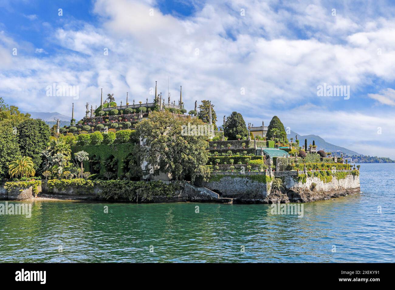 Der barocke Garten im italienischen Stil auf der Isola Bella, einer der Borromäischen Inseln des Lago Maggiore in Norditalien Stockfoto