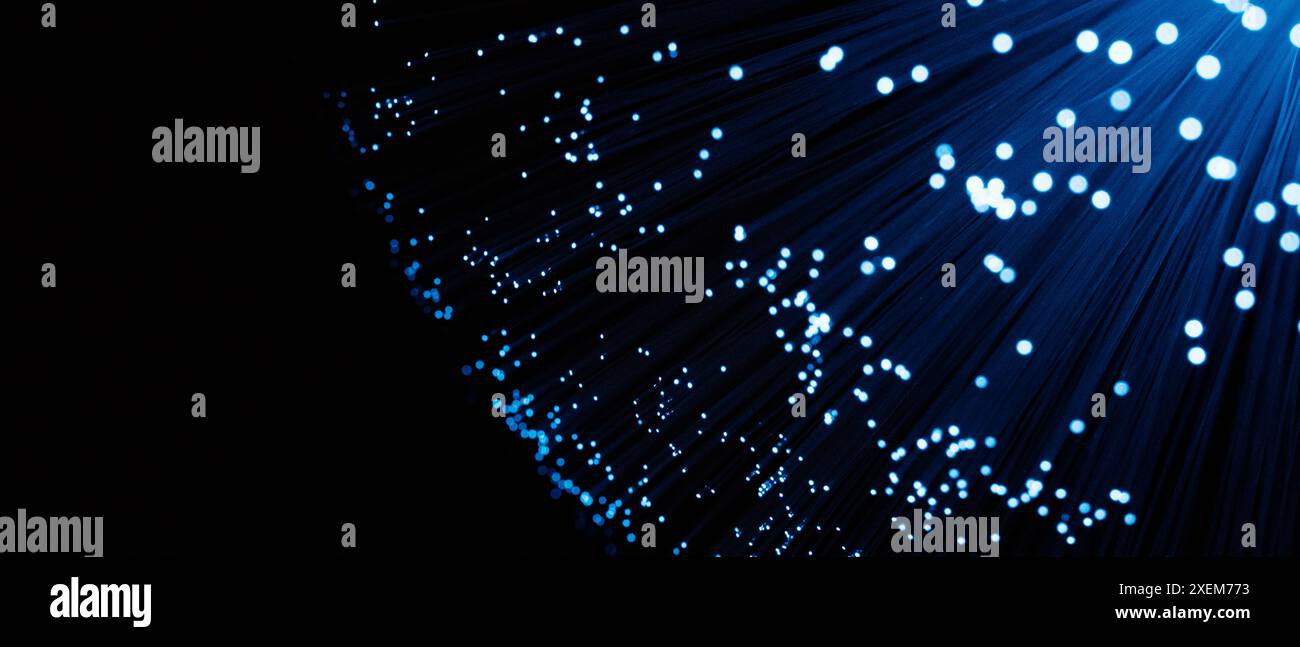 Internetkabel, Hochgeschwindigkeitsverbindung, Glasfaserkabel. Abstrakter Datenhintergrund Stockfoto