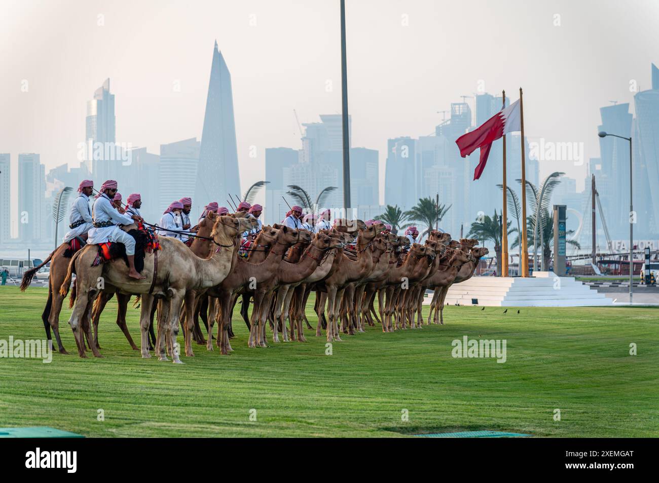 Soldaten auf Kamelen in Doha, Katar Stockfoto