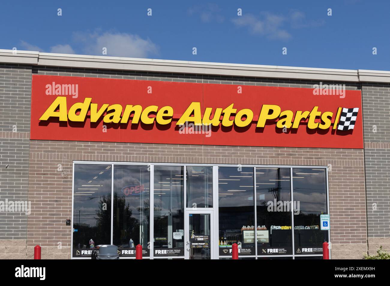 Crown Point 27. Juni 2024 Advance Auto Parts Store. Advance Auto