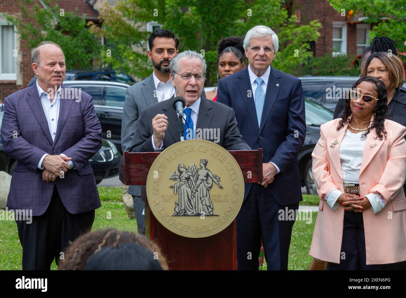 Detroit, Michigan - Gene Sperling, Koordinator des amerikanischen Rettungsplans von Präsident Biden, gibt bekannt, dass ARA-Mittel zur Unterstützung von Detroit Re zur Verfügung stehen Stockfoto