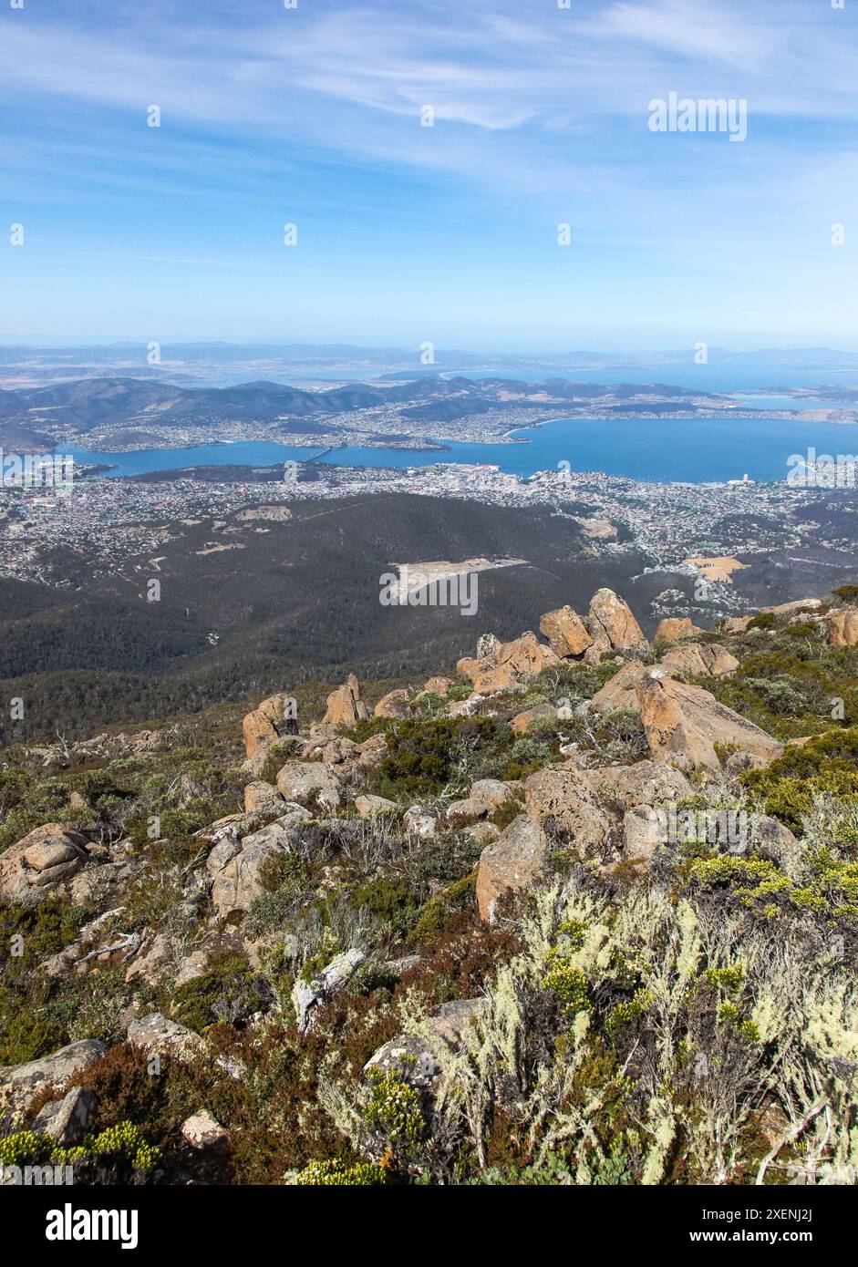 Blick vom Gipfel des Mount Wellington über Hobart Tasmanien. Mount Wellington liegt 1269 m über der tasmanischen Hauptstadt. Stockfoto