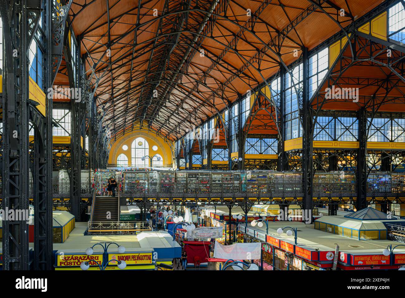 Das Dach in der zentralen Markthalle, Budapest, Ungarn Stockfoto