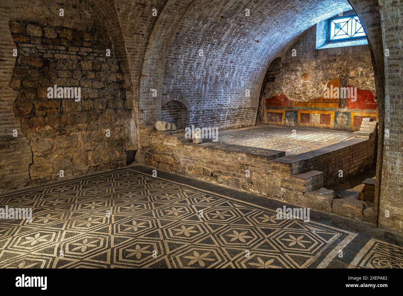 Mosaiken und Zimmer des römischen Hauses in Spoleto. Spoleto, Provinz Perugia, Umbrien, Italien, Europa Stockfoto