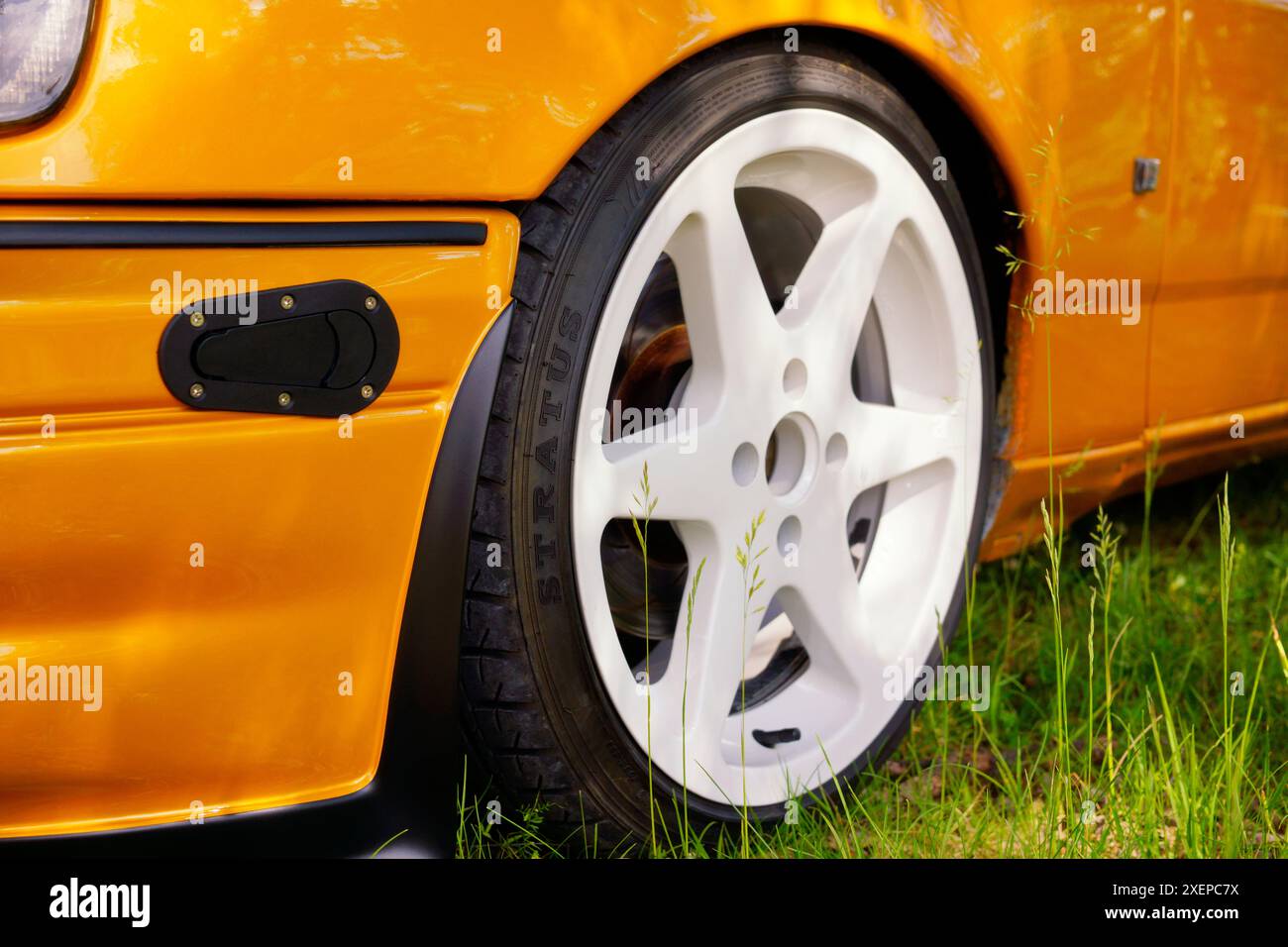 Nahaufnahme des Hinterrads eines Ford Cosworth Stockfoto