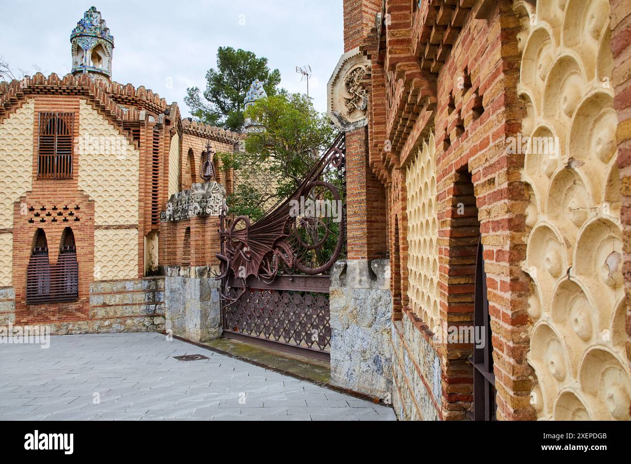 Güell Pavilions, 1884-1887, von Antonio Gaudi, Barcelona, Katalonien, Spanien Stockfoto