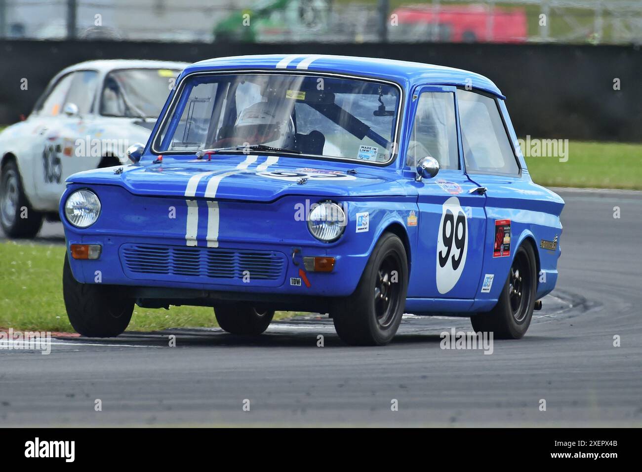 Simon Benoy, Hillman Imp, die Adams & Page Swinging Sixties/Mintex Classic K, 40 Minuten Rennen für die kombinierte Serie mit einem mandatierten pi Stockfoto