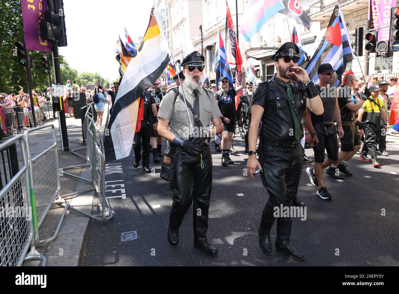 Die Leute nehmen an der Pride in London Parade Teil. Bilddatum: Samstag, 29. Juni 2024. Stockfoto