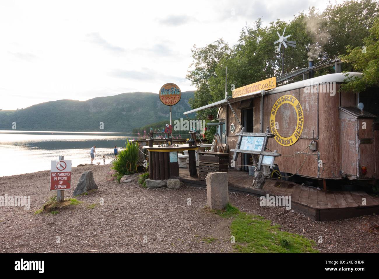 Loch Ness Nessie Hunter Caravan, Dores, Schottland, Großbritannien Stockfoto