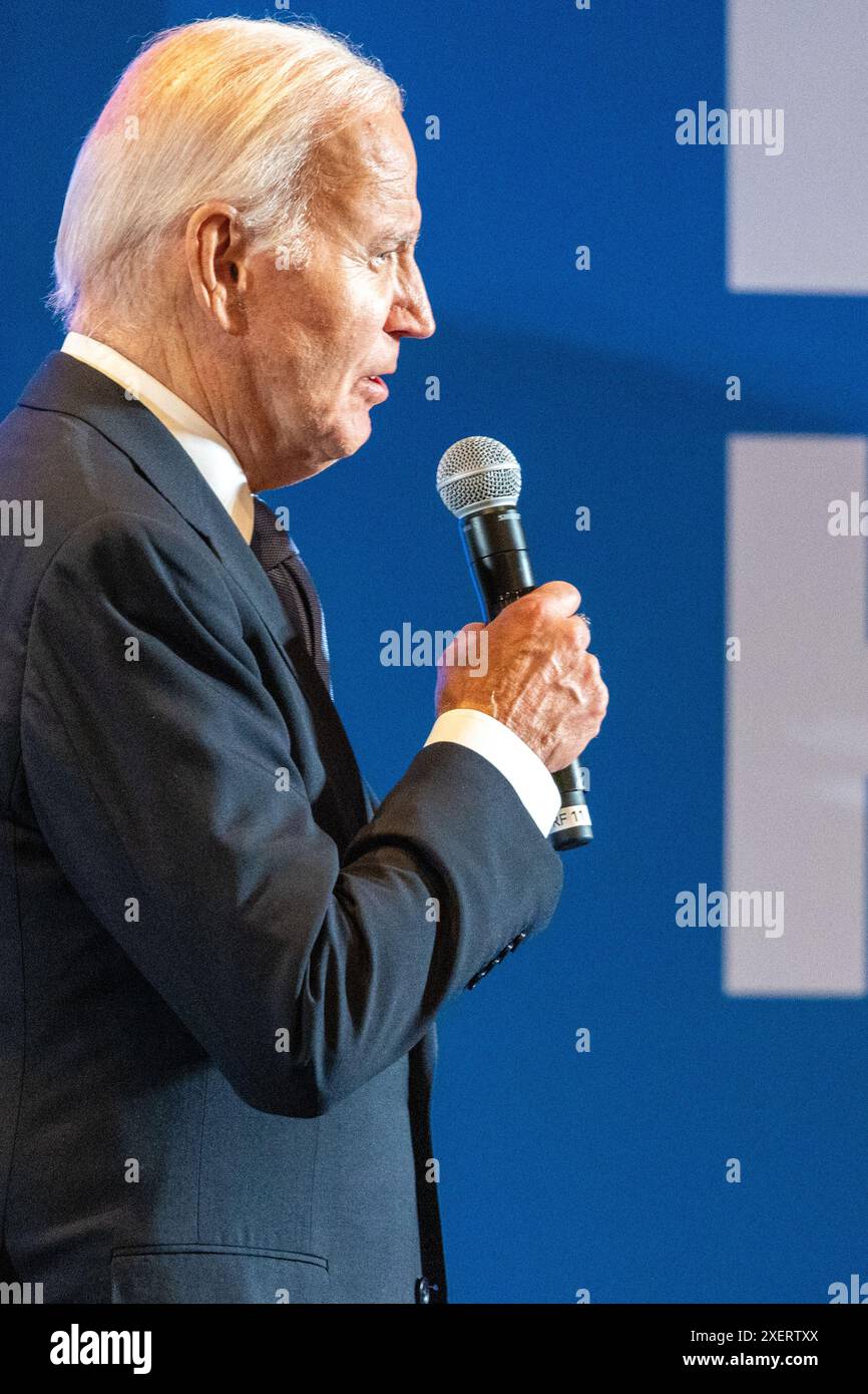 Atlanta, Georgia, Vereinigte Staaten von Amerika, 27. Juni 2024, Präsident Joe Biden spricht mit seinen Unterstützern, nachdem er über den ehemaligen Präsidenten Donald Trump debattiert hatte. Stockfoto