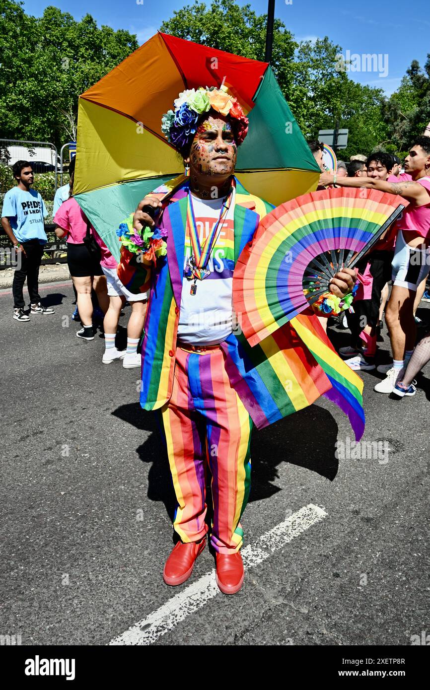 London, Großbritannien. Juni 2024. Stolz auf London. Mohammed Nazir. Die jährliche Pride Parade fand im Zentrum Londons statt, um Vielfalt und Inklusivität zu feiern, mit einem marsch von Hyde Park Corner nach Whitehall, an dem LGBTQ + -Gruppen teilnahmen, an denen etwa 30.000 Teilnehmer teilnahmen. Quelle: michael melia/Alamy Live News Stockfoto