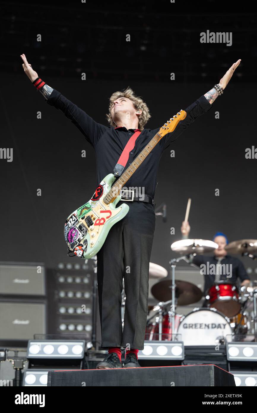 London, Großbritannien. Juni 2024. Billie Joe Armstrong vom Green Day auf der Bühne im Wembley Stadium, London während der Saviors Tour. Quelle: John Barry/Alamy Live News Stockfoto