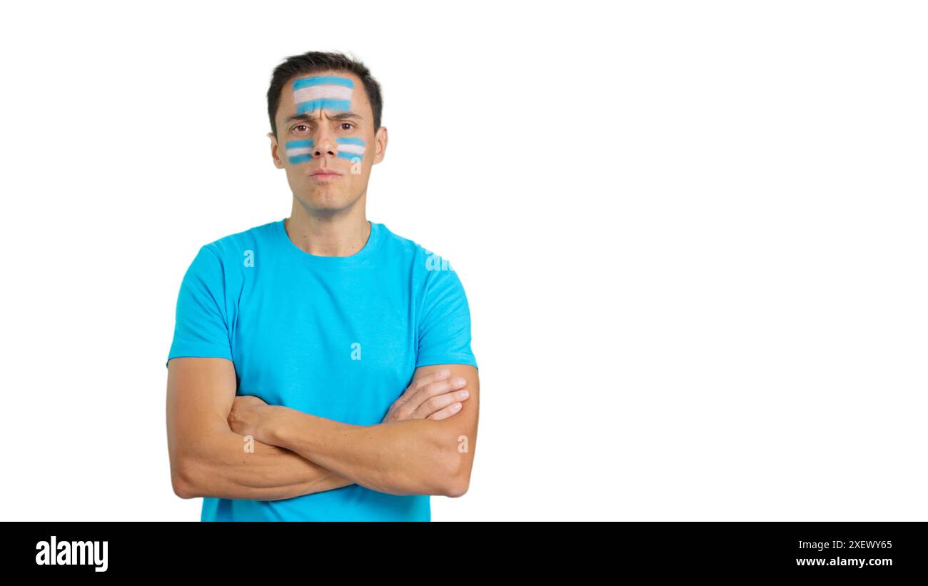 Würdevoller und ernster Mann mit argentinischer Flagge im Gesicht Stockfoto