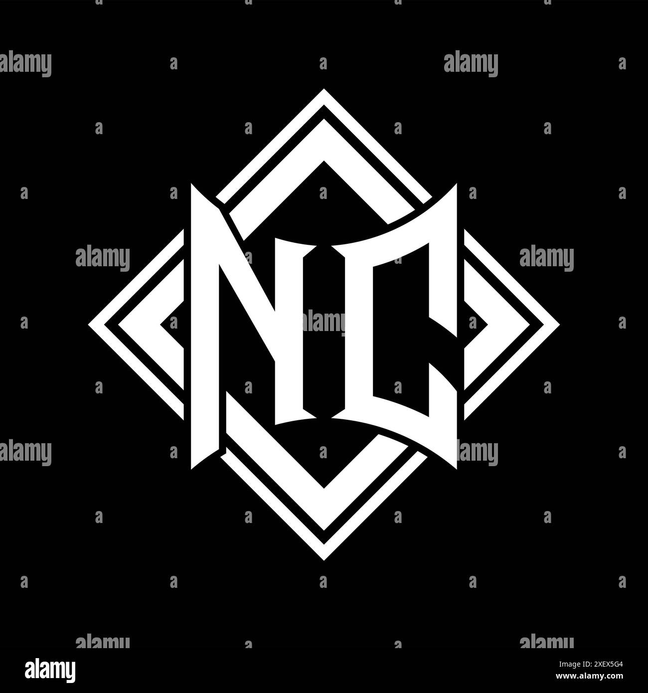 NC-Letter-Logo mit abstrakter Schildform mit quadratischer weißer Umrandung auf schwarzem Hintergrund Stockfoto