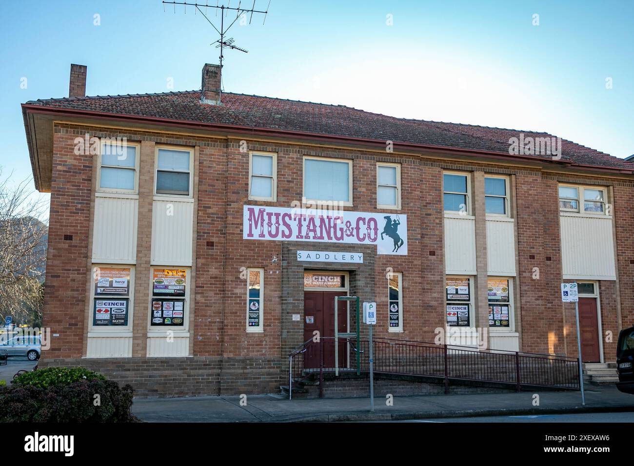 Stadtzentrum von Gloucester, Sattlerei und Country-Bekleidungsgeschäft im Stadtzentrum von Gloucester, regionales New South Wales, Australien Stockfoto