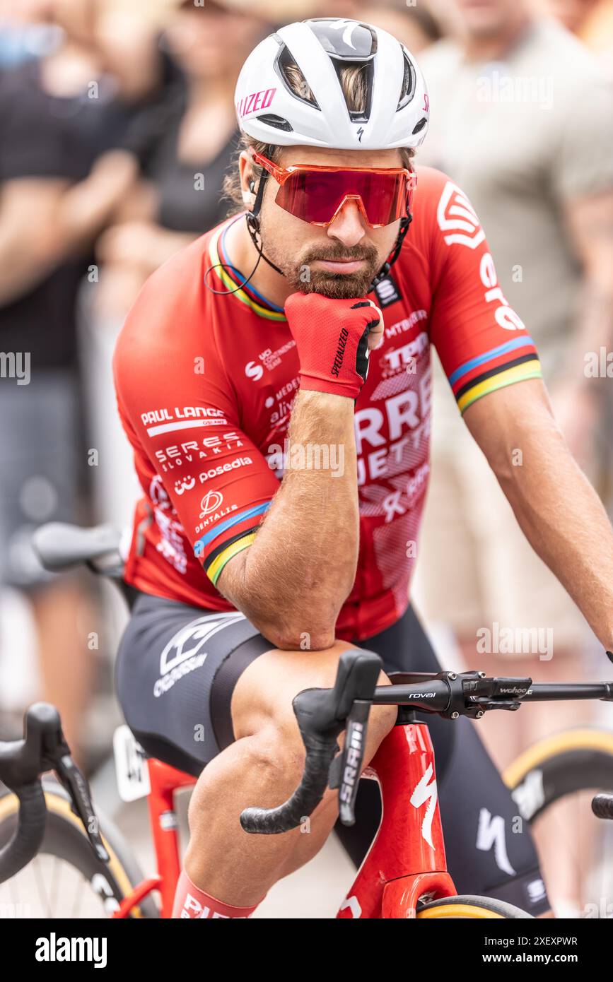 Liptovsky Mikulas, Slowakei. Juni 30. 2024. Peter Sagan wartet am Start des Tour de Slovakia-Rennens. Stockfoto