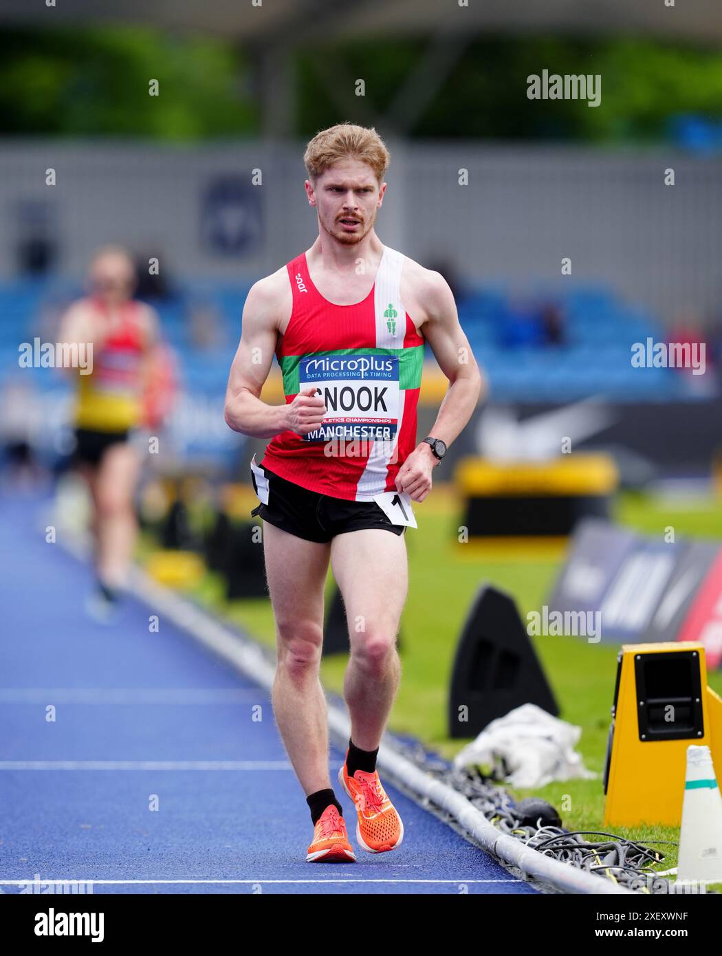 Christopher Snook führt den 5000-m-Spaziergang der Männer am zweiten Tag der Olympischen Spiele und der Leichtathletik-Meisterschaft in der Manchester Regional Arena an. Bilddatum: Sonntag, 30. Juni 2024. Stockfoto