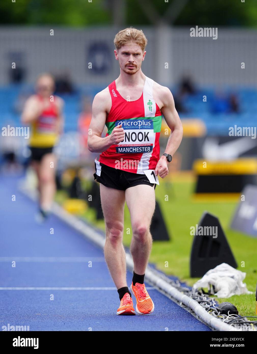 Christopher Snook führt den 5000-m-Spaziergang der Männer am zweiten Tag der Olympischen Spiele und der Leichtathletik-Meisterschaft in der Manchester Regional Arena an. Bilddatum: Sonntag, 30. Juni 2024. Stockfoto