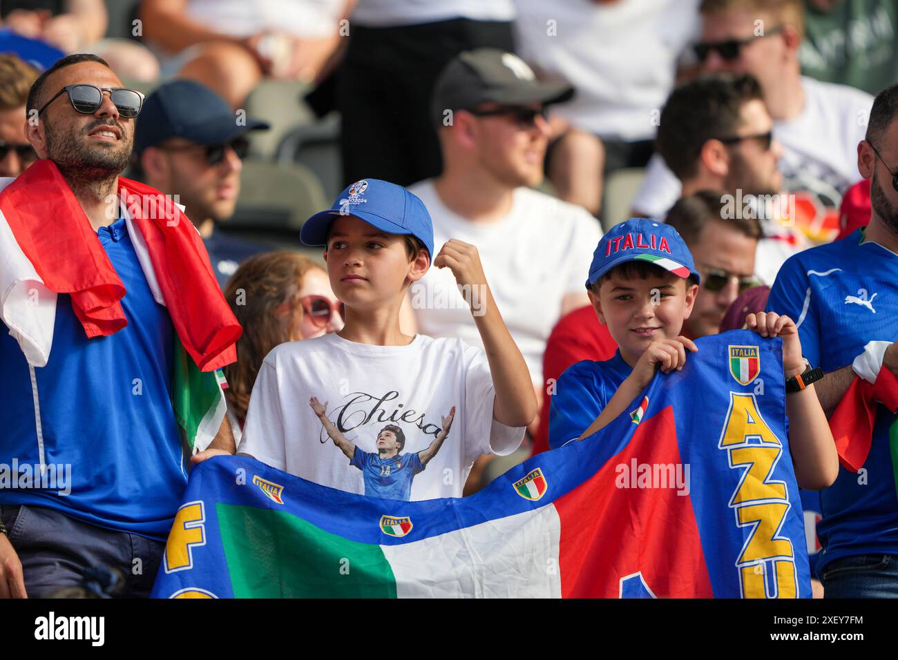 Berlin, Deutschland. Juni 2024. Italien Fans vor dem Achtelfinale der UEFA Euro 2024 im Olympiastadion Berlin am 29. Juni 2024. (Foto: Dimitrije Vasiljevic) Credit: Dimitrije Vasiljevic/Alamy Live News Stockfoto