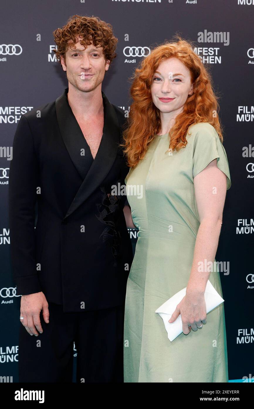 Daniel Donskoy und Marleen Lohse bei der Festivaleröffnung mit der Premiere des Kinofilms zwei zu eins auf dem 41. Filmfest München 2024 im Gasteig HP8. München, 29.06.2024 *** Daniel Donskoy und Marleen Lohse bei der Festivaleröffnung mit der Premiere des Spielfilms Two to One beim Filmfest München 41 2024 im Gasteig HP8 München, 29 06 2024 Foto:xD.xBedrosianx/xFuturexImagex filmfest Opening 4771 Stockfoto